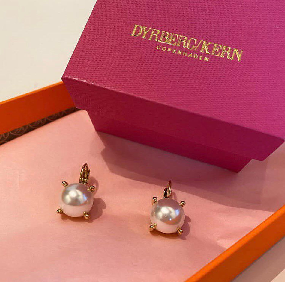 Серьги Dyrberg Kern TANA SG WHITE PEARL 450120