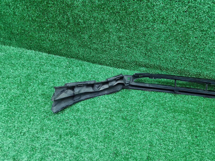 Кронштейн переднего бампера Mercedes E W213 16-21