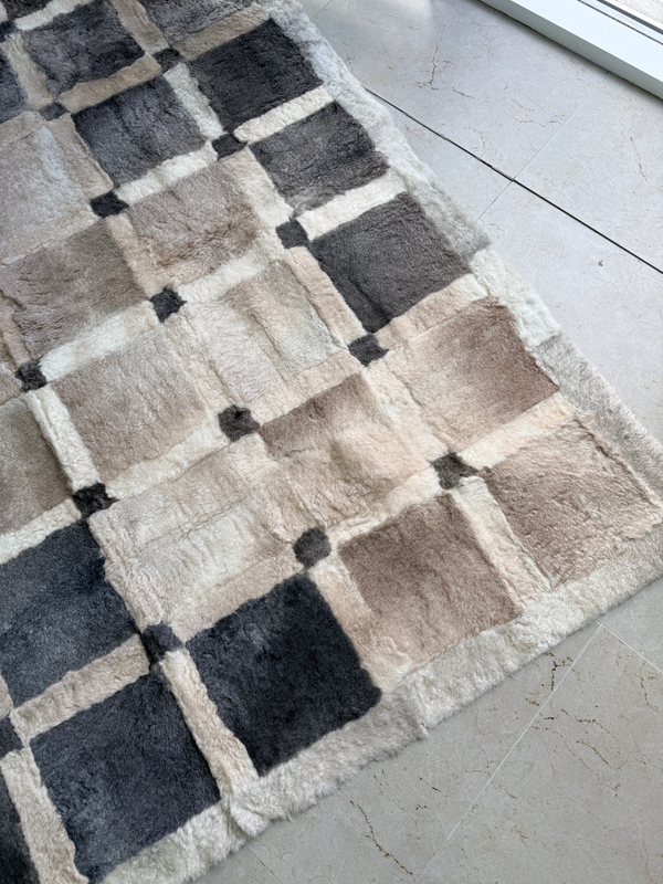 Ковер прямоугольный натуральный мех овчина, 200 х 180 см.