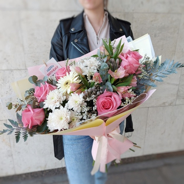Авторский букет в розовой гамме