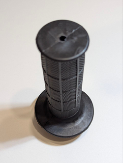 - Ручка газа универсальная для мотоцикла, питбайка, эндуро, мопеда, скутера диаметр 22 мм, с грипсой