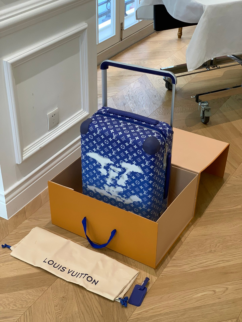 Louis Vuitton Horizon 55