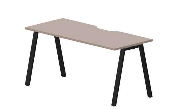 стол Arena 1580х680х750мм (с эргономичным вырезом)
