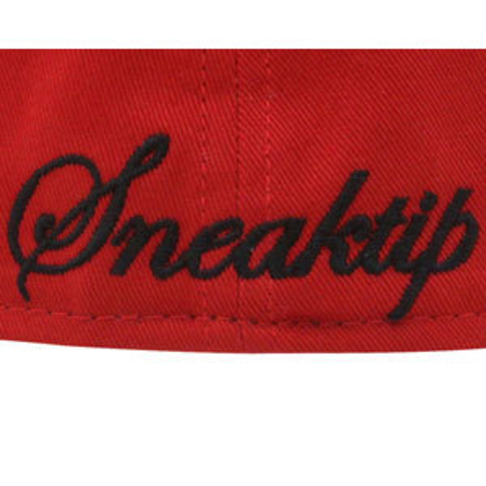 Бейсболка New Era Fitted Sneaktip King of Kicks красная логотип сзади