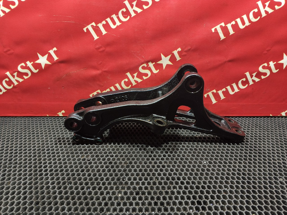 Кронштейн замка кабины 2023г