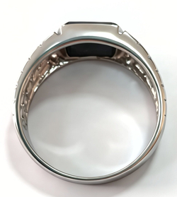 Ювелирное мужское кольцо из серебра 925 пробы,вставка оникс,фианиты,размер 20.5