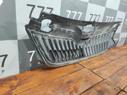 Решетка радиатора Skoda Rapid 1 12-20 Б/У Оригинал 5JA853668