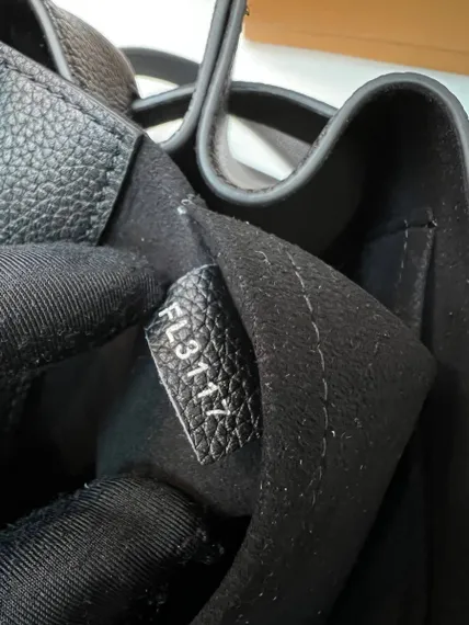 Сумка Louis Vuitton Lockme Ever черный