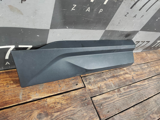 Накладка двери задней правой Geely Coolray 19-нв Б/У Оригинал 5081037900
