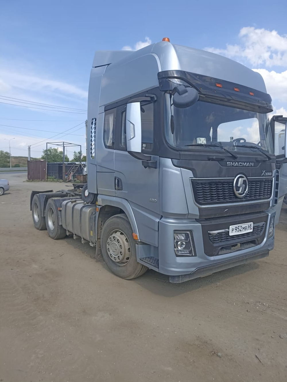 Shacman (Shaanxi) SX* 6x4 Седельный тягач SX42584V324 (Дизельный, 11,6 л, 423 л.с., МТ)