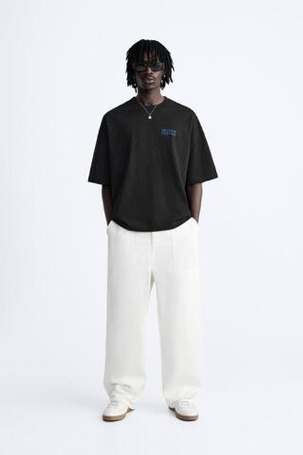 ZARA ФУТБОЛКА С КОНТРАСТНЫМ ПРИНТОМ, ЧЕРНЫЙ