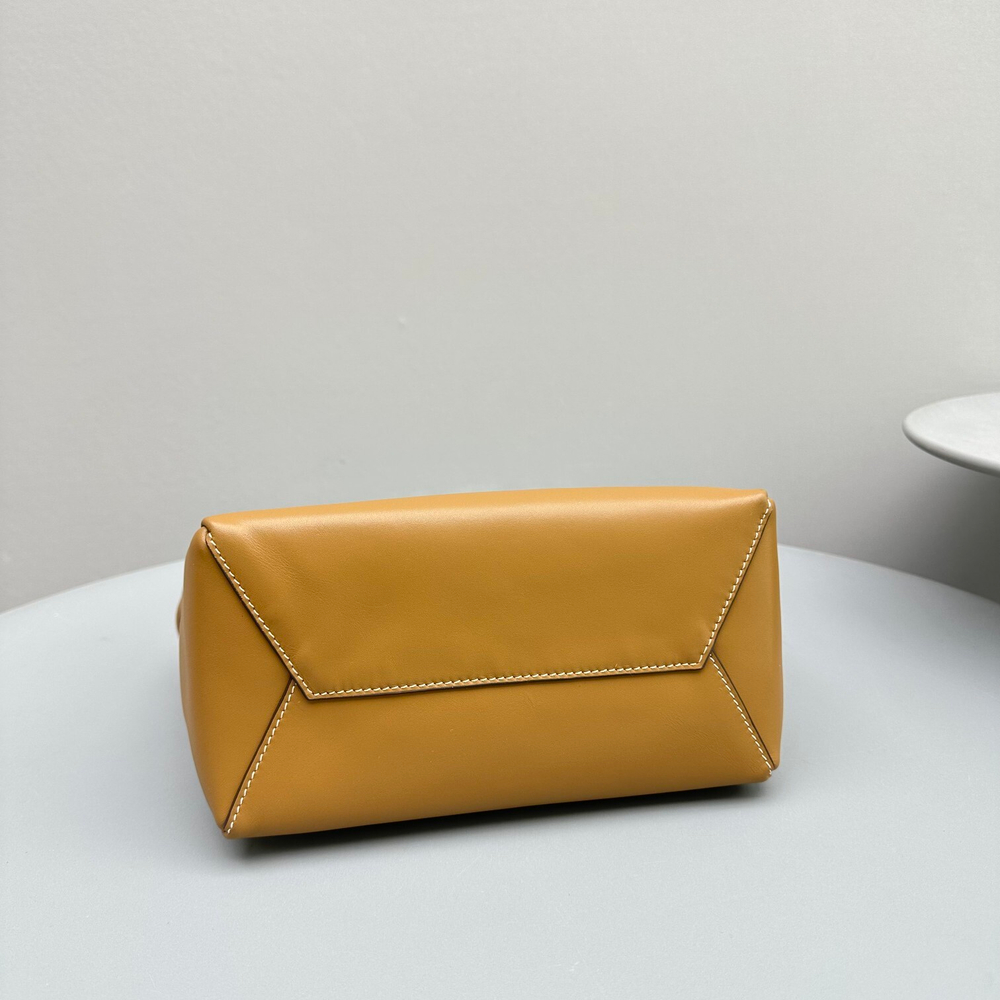 Miu Miu Ivy Small Bag 23 cm