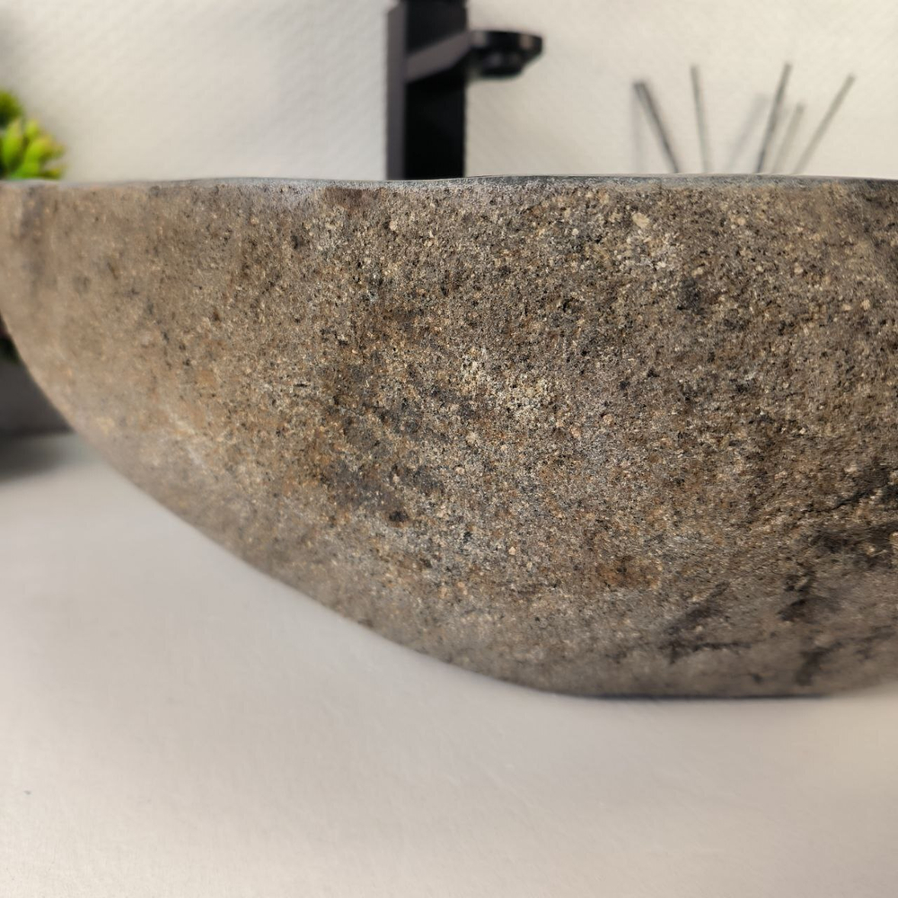 Раковина из речного камня RS-64880 50*46*15 0862