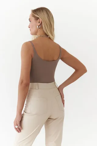 Майка на бретелях  из бамбука цвета тауп