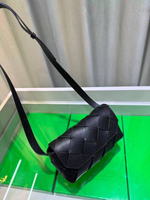 Нагрудная сумка Bottega Veneta