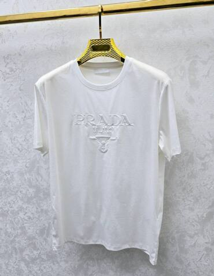 Футболка Prada