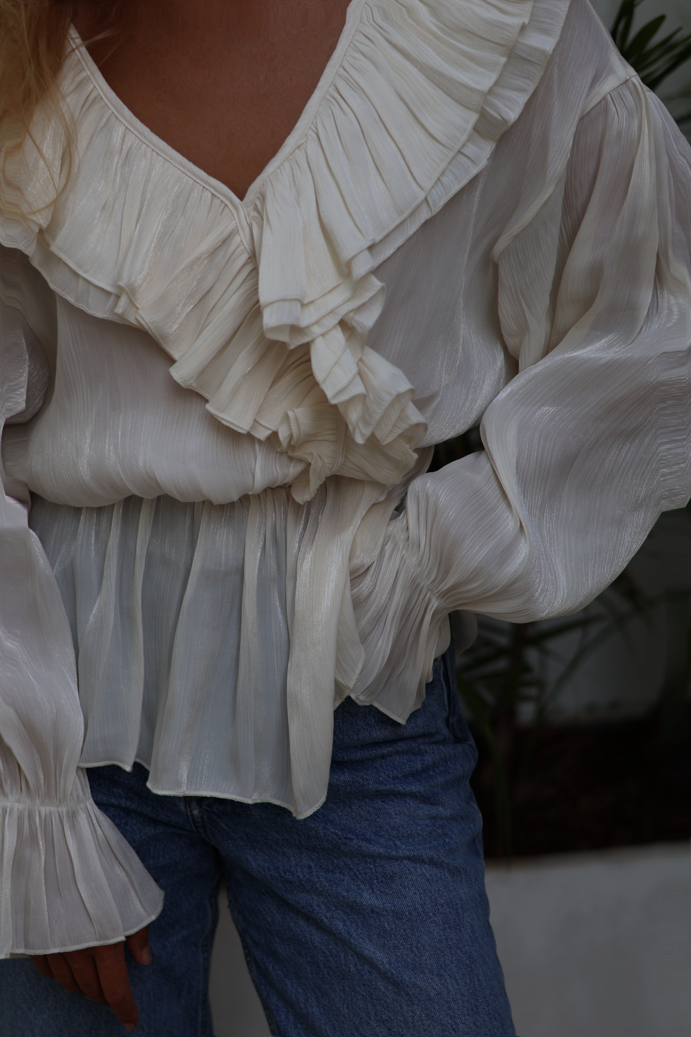 Блуза с рюшами молочный