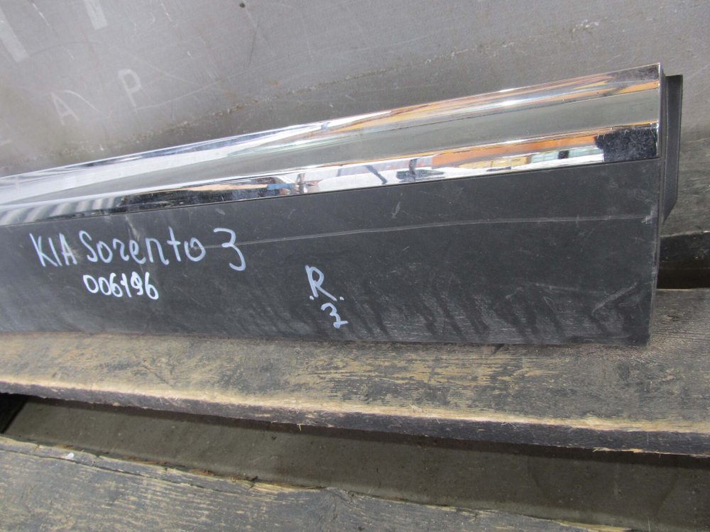 Правая накладка передний двери Kia Sorento 3 Prime (UM) 14-20 Б/У Оригинал 87776C5200