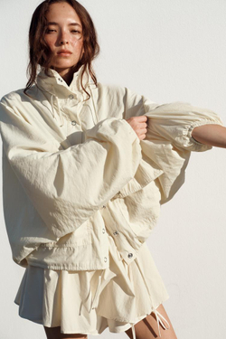 ZARA КУРТКА ИЗ НЕЙЛОНА С КАРМАНАМИ,БЕЖЕВЫЙ