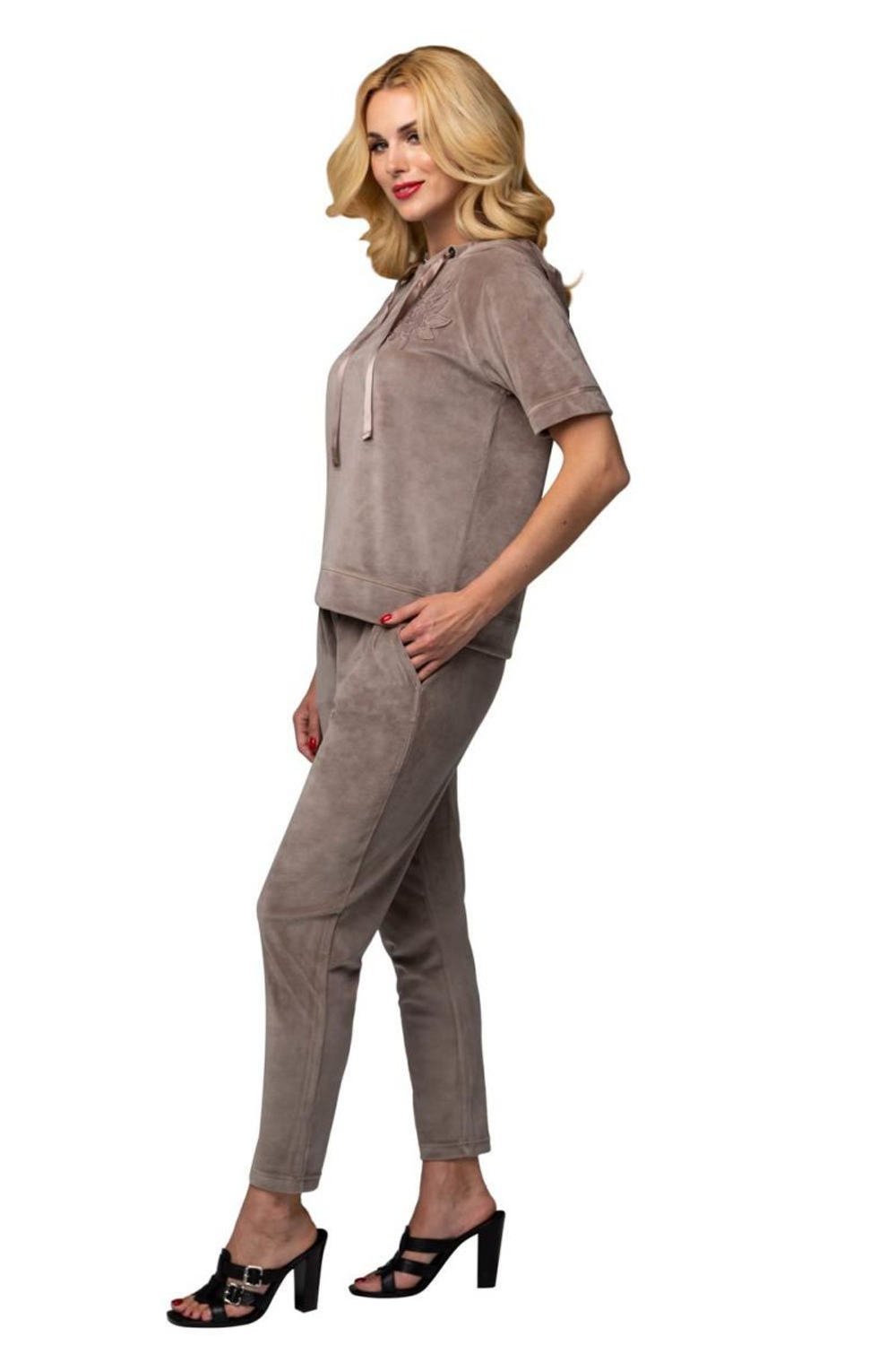 Костюм с коротким рукавом и капюшоном (Размер: M) (Цвет: бежевый)