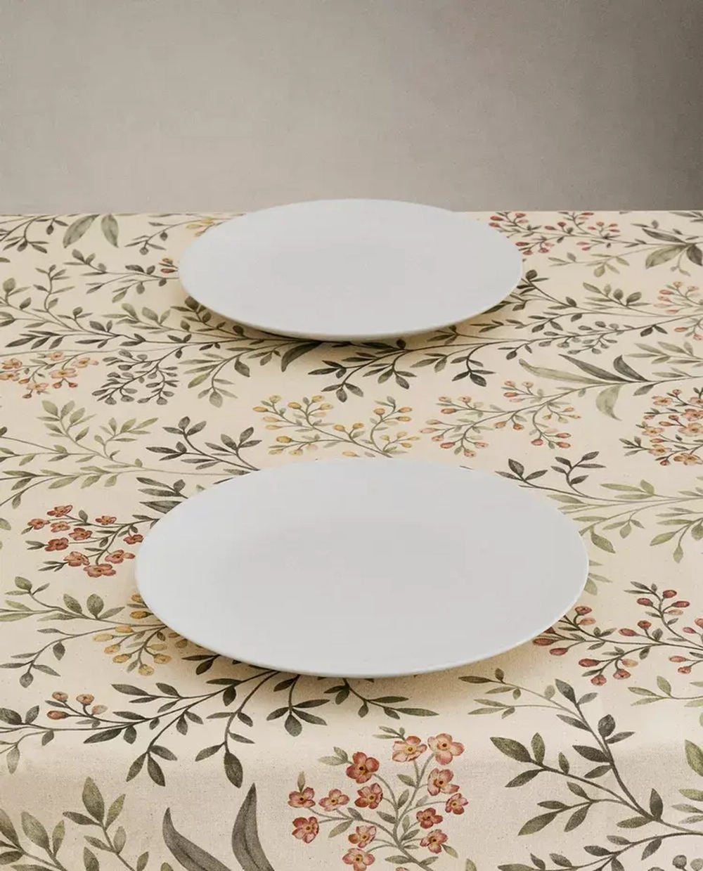 ZARA HOME ХЛОПКОВАЯ СКАТЕРТЬ С ЦВЕТОЧНЫМ ПРИНТОМ, ЗЕЛЕНЫЙ