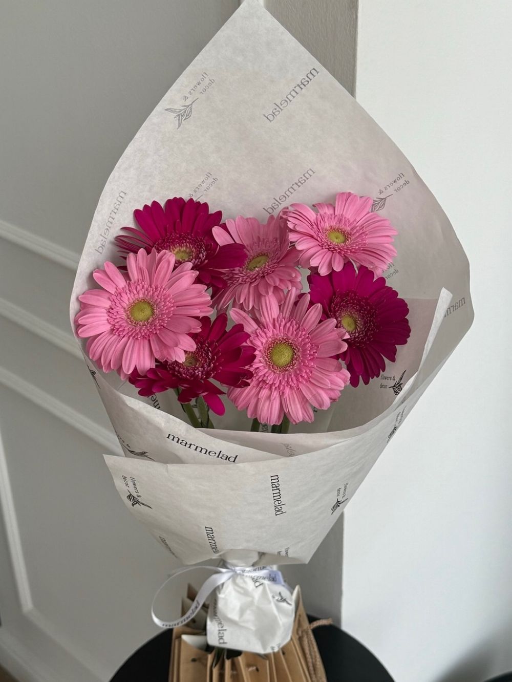 Кулек из 7 минигербер розового оттенка