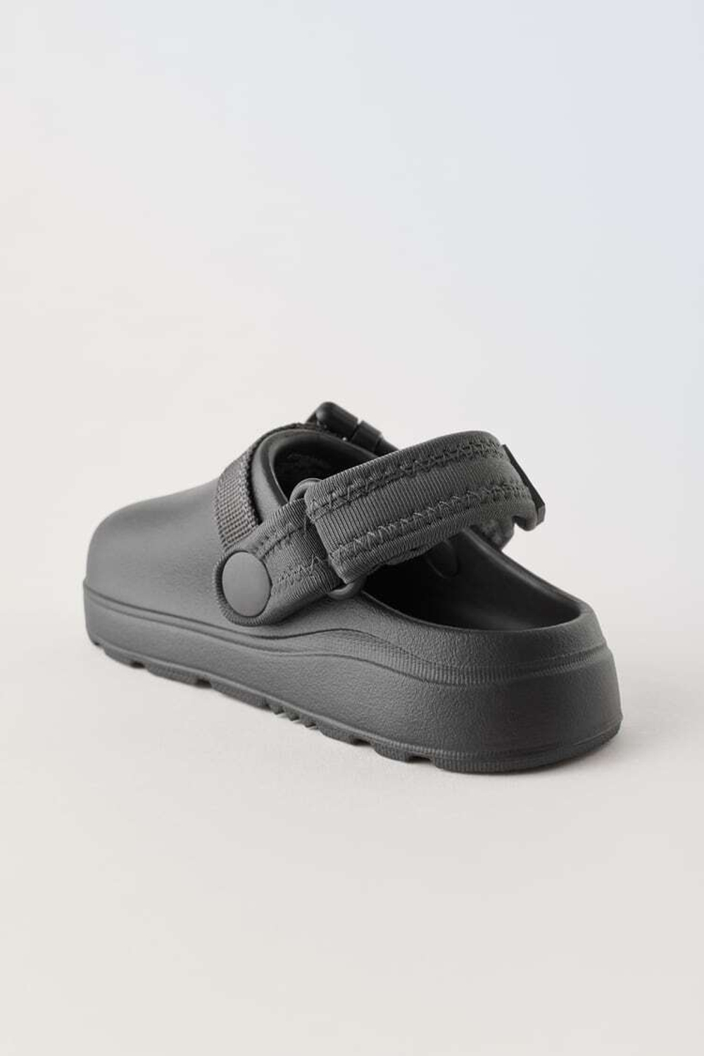 ZARA РЕЗИНОВЫЕ САБО, ЧЕРНЫЙ