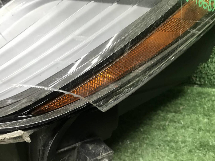 Битая Фара левая Infiniti QX80 (2017-2024) LED