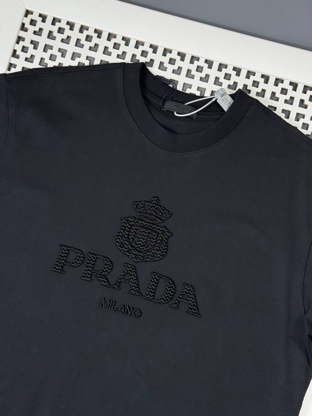 Футболка Prada