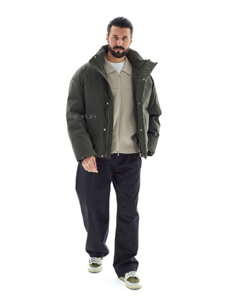 Короткий пуховик цвета хаки