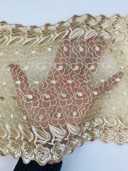 Вышивка на сетке бежевая в мушку 23 см