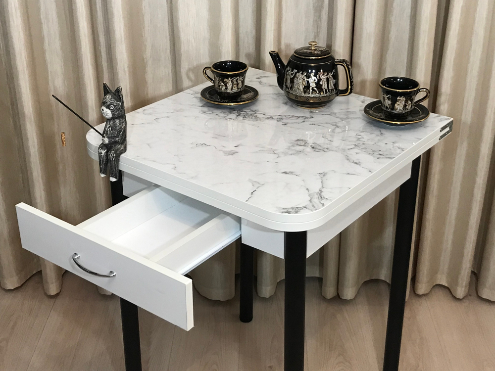 Раскладной стол с ящиком на черных ножках Italian marble