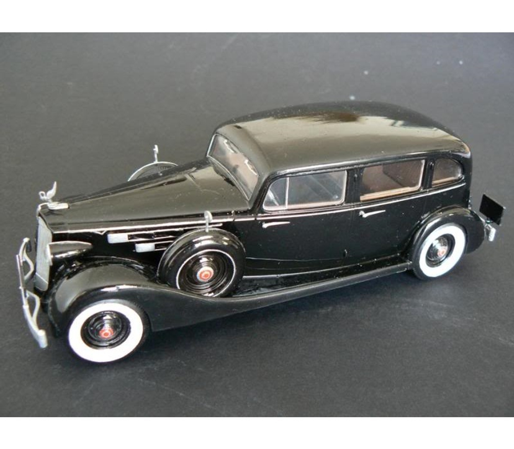 Советский персональный автомобиль Packard Twelve 1:35 35535