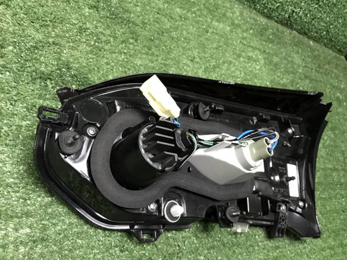 Фонарь левый внутренний Toyota RAV4 5 XA50 (18-нв)