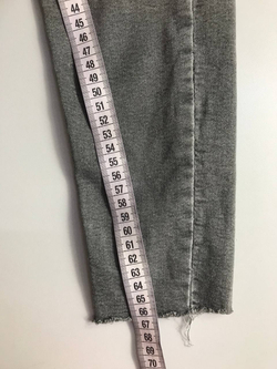 Джинсы Bershka с порезами, маркировка 34, визуально на 40 размер