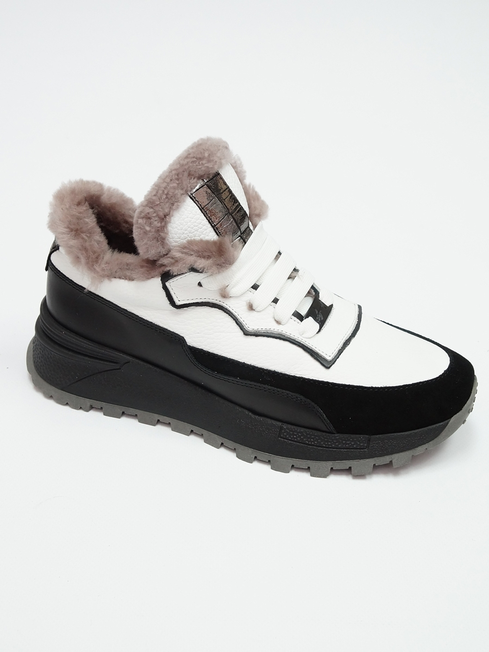 Кроссовки женские зимние