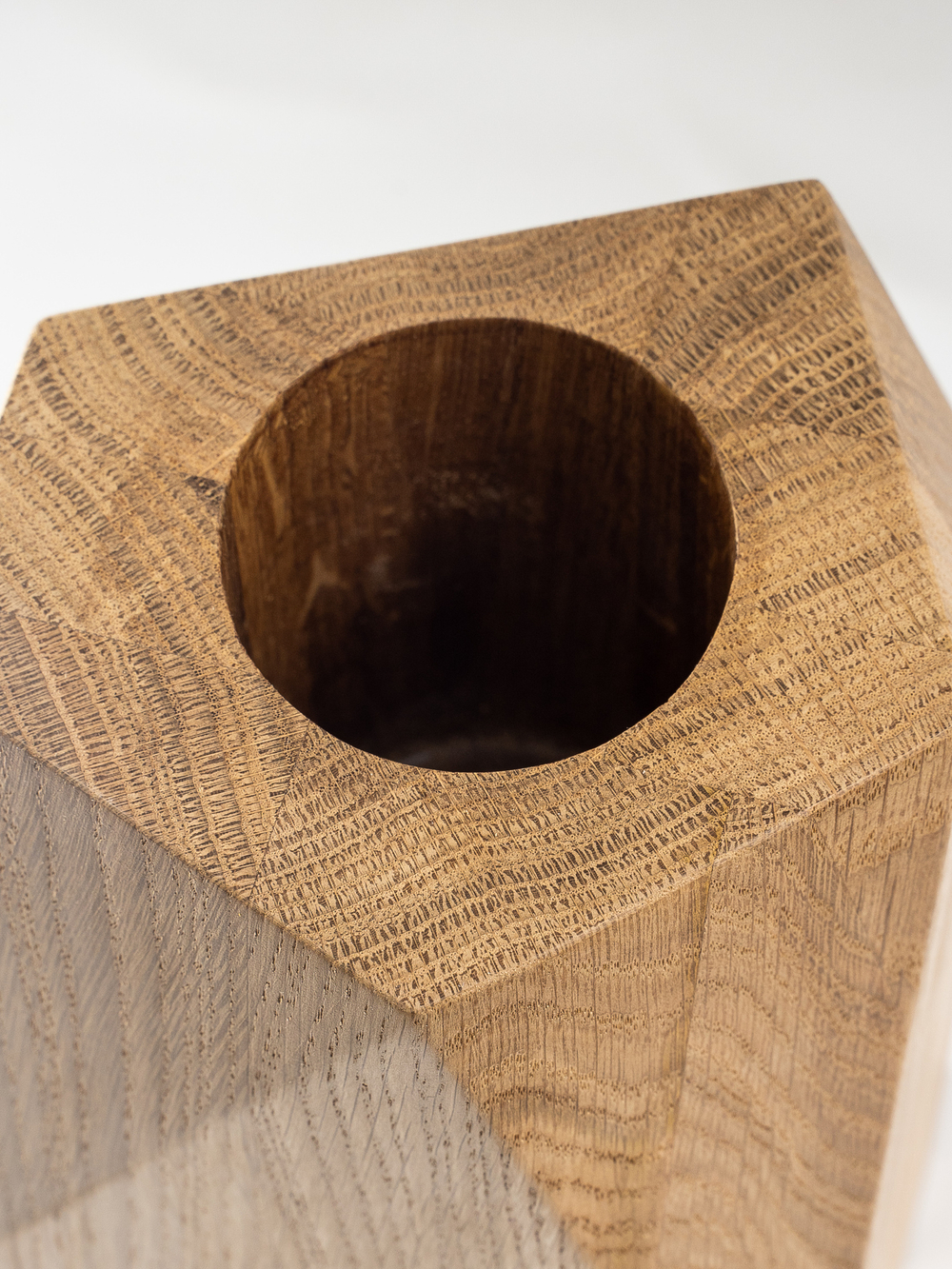 Геометрическая ваза из Дуба