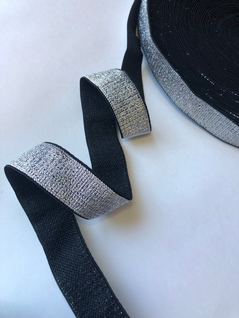 Резинка каркасная мягкая 25 мм серебро