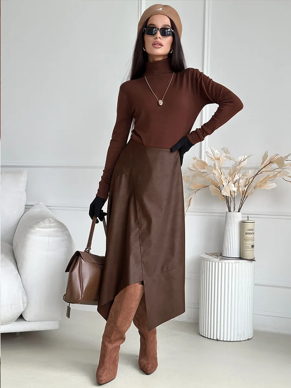 Юбка кожаная трапеция миди