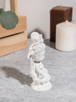 Богиня Гуань Инь и подсвечник