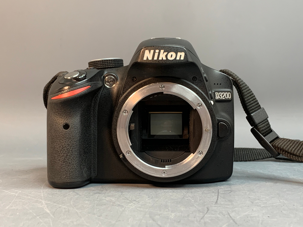 Nikon D3200 9.800 кадров