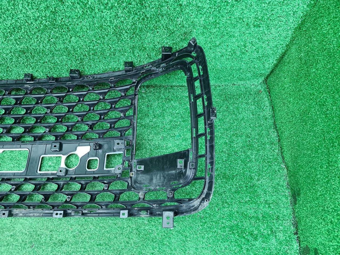 Решетка радиатора Hyundai Staria (2021-н.в.)