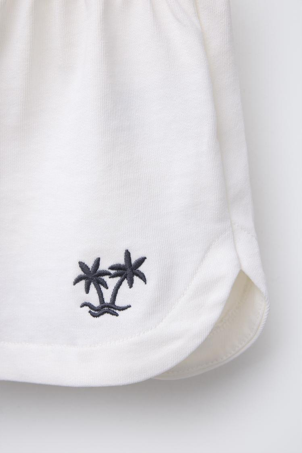 ZARA БЕРМУДЫ С ВЫШИВКОЙ «ПАЛЬМЫ», ЭКРЮ