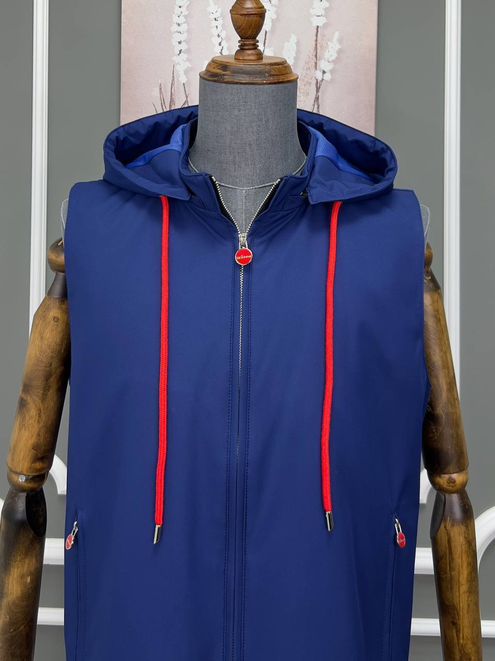 Безрукавка Kiton