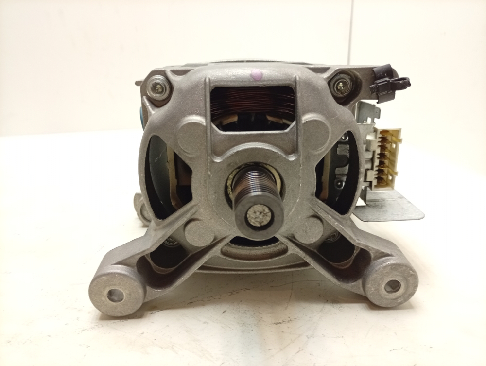 AWS71212 кт20 Двигатель для стиральных машин Whirlpool 480111102595 7 контактов б/у