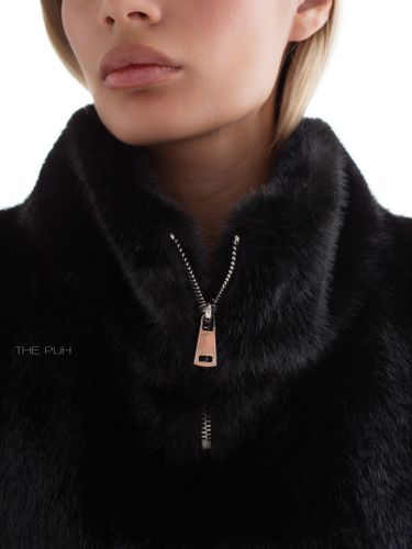 Черная манишка из эко-меха на молнии