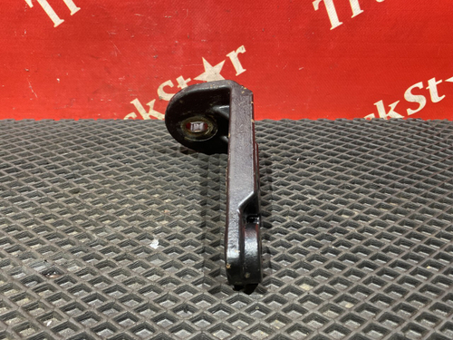 Kpoнштeйн радиатора правый 2023г