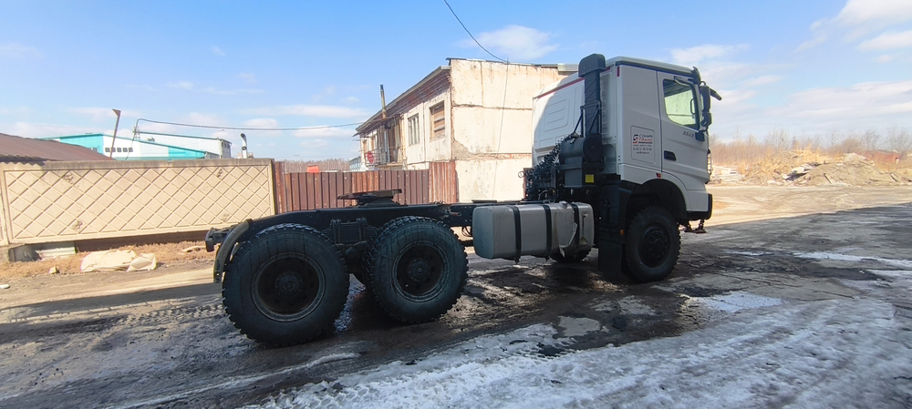 BEIBEN BBTR* 6x6 Седельный тягач 3343 (Дизельный, 11.6 л, 423 л.с. МТ)