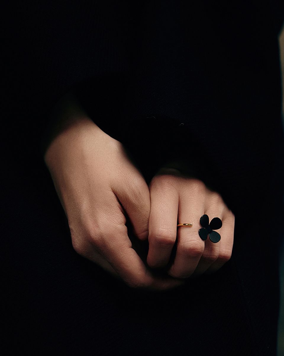 Кольцо Flower Black