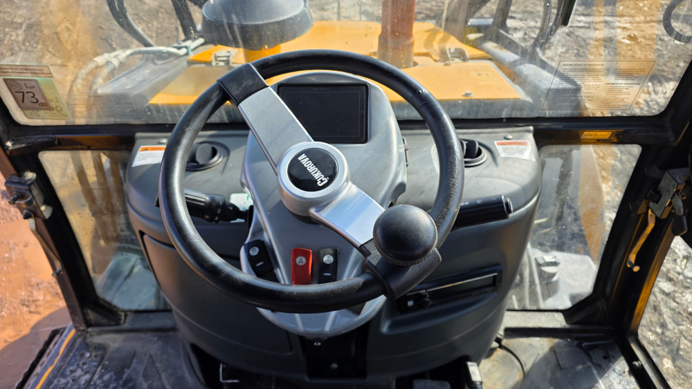 Cukurova 884 Экскаватор-погрузчик 884 (Дизельный, 4,4 л., 101 л.с.)